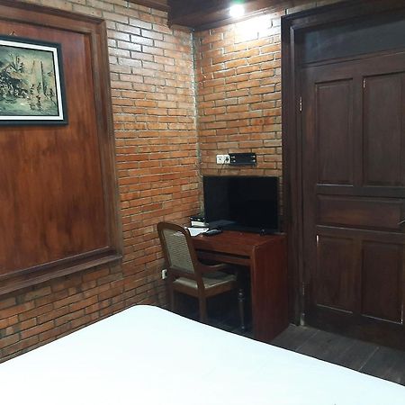 Ndalem Maharani Guest House ジョグジャカルタ エクステリア 写真