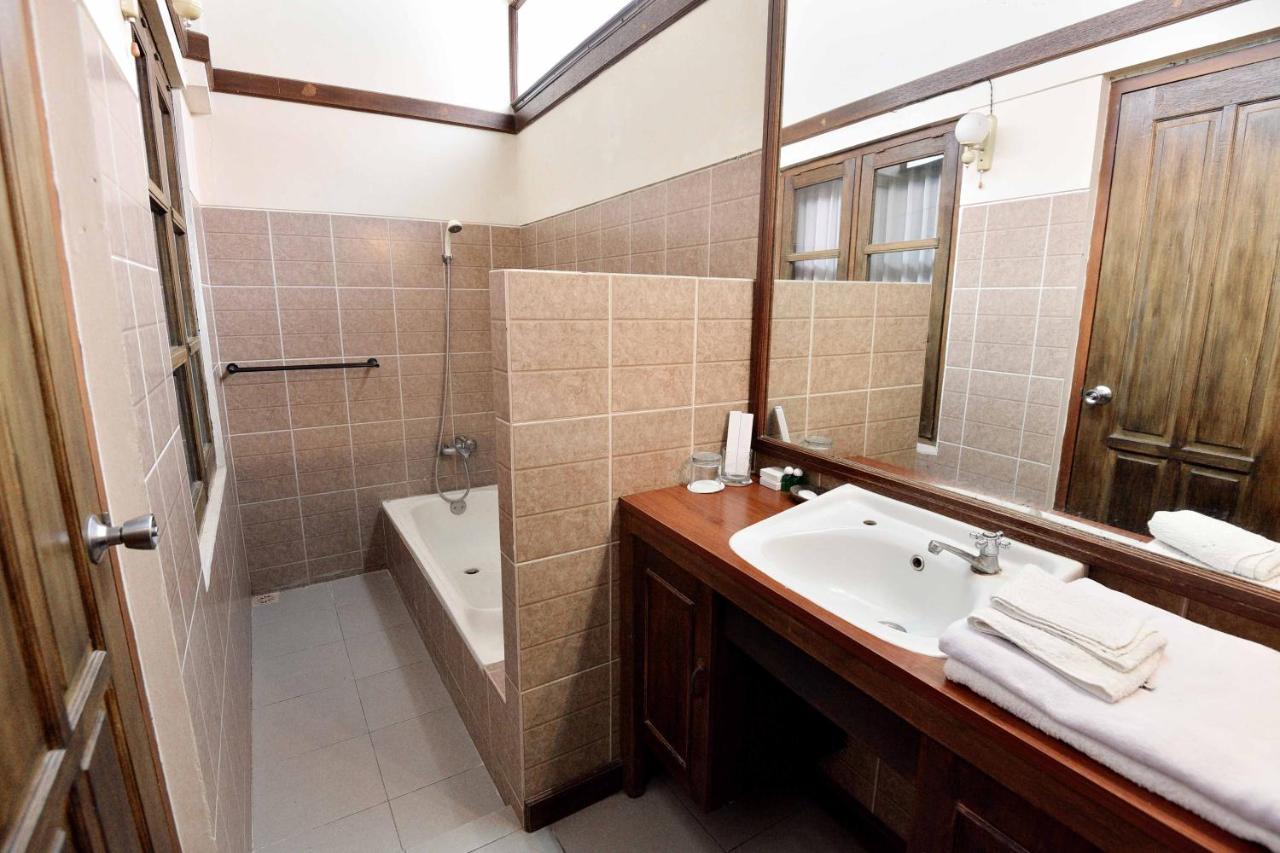Ndalem Maharani Guest House ジョグジャカルタ エクステリア 写真