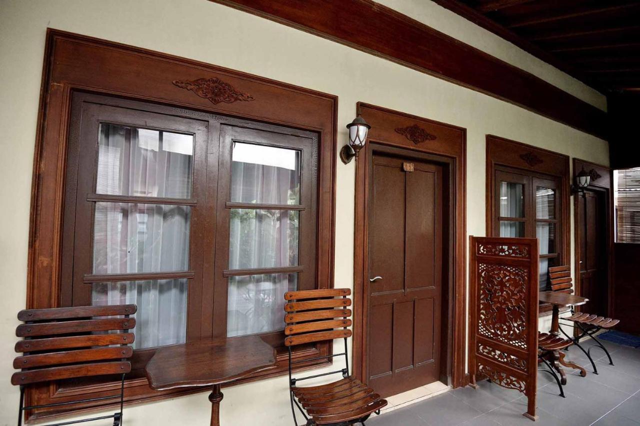 Ndalem Maharani Guest House ジョグジャカルタ エクステリア 写真
