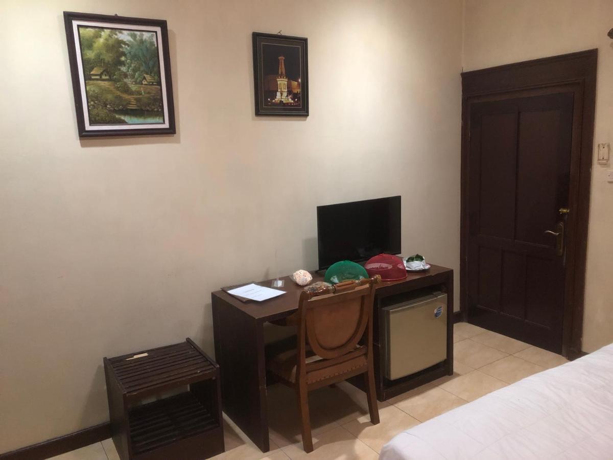 Ndalem Maharani Guest House ジョグジャカルタ エクステリア 写真
