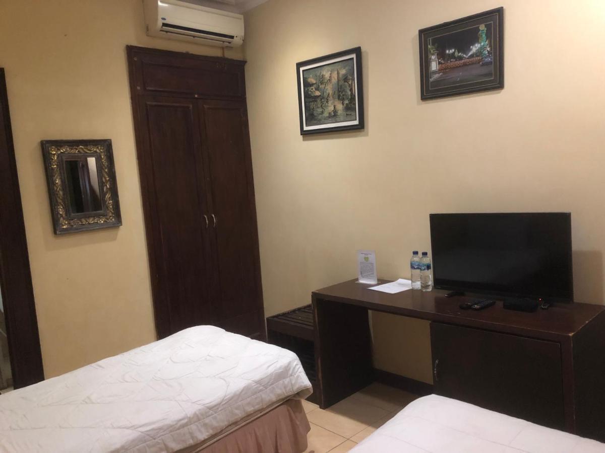 Ndalem Maharani Guest House ジョグジャカルタ エクステリア 写真