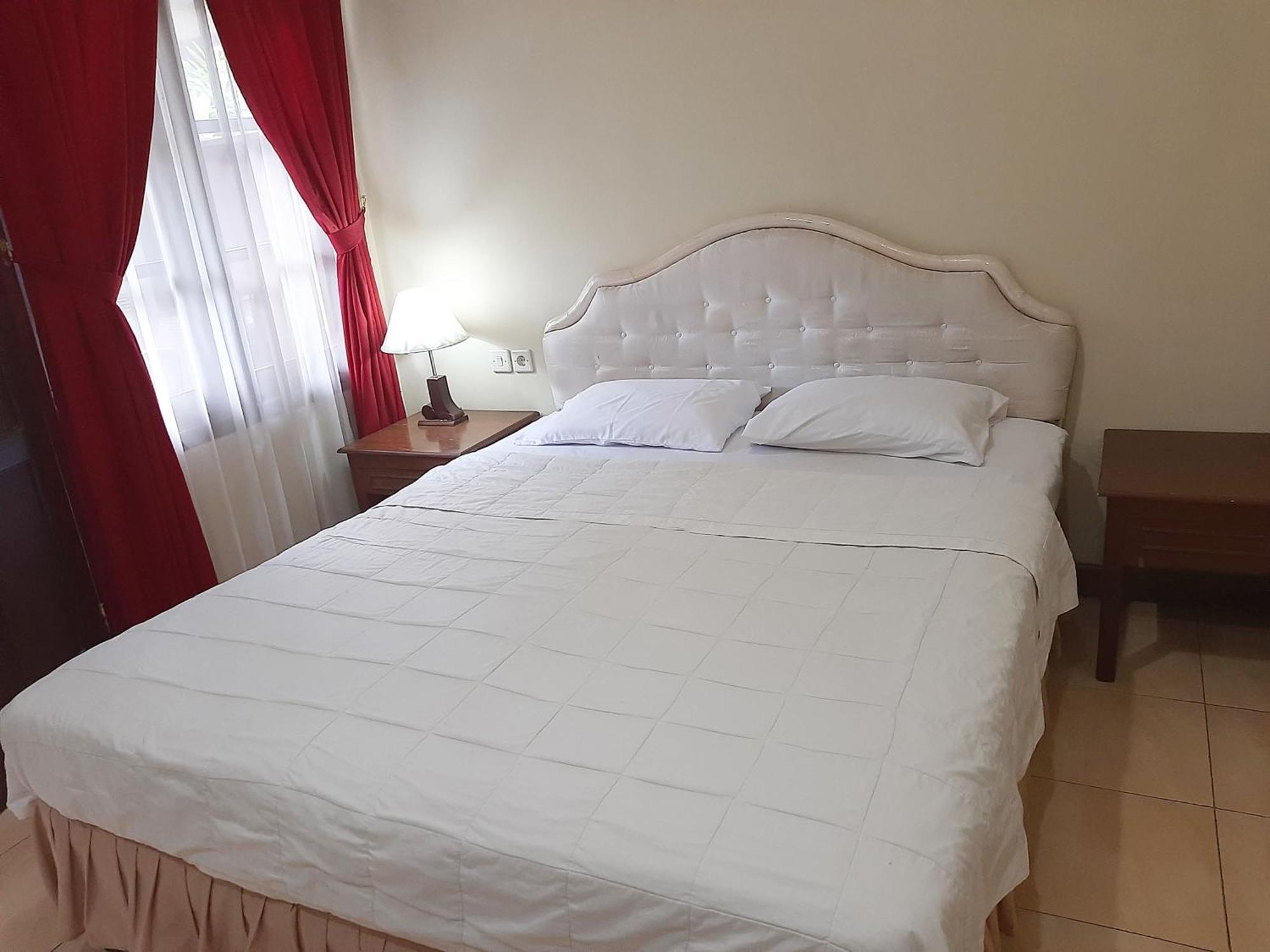 Ndalem Maharani Guest House ジョグジャカルタ エクステリア 写真